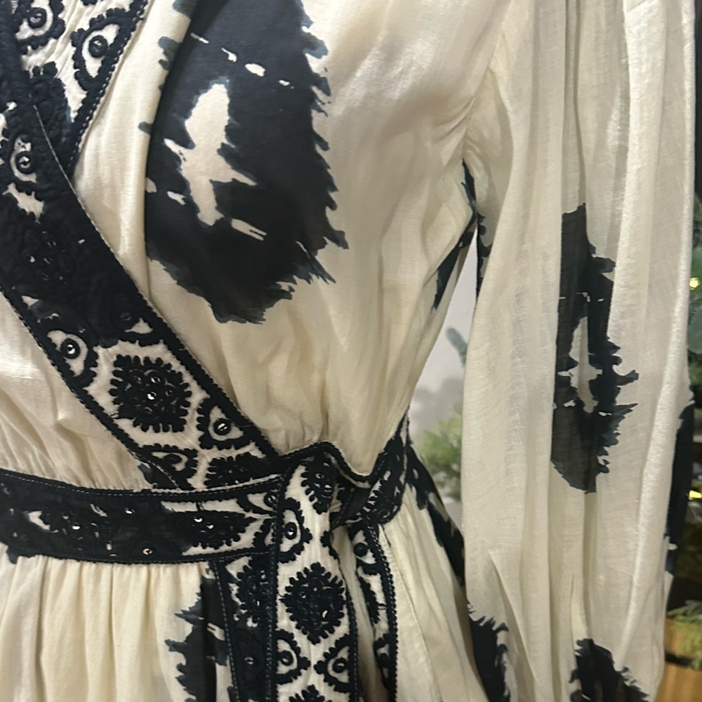 🆕CALLING JUNE Wrap Around Design, Belted, Embroidered Cotton Mini Dress SZ M - Picture 5 of 9